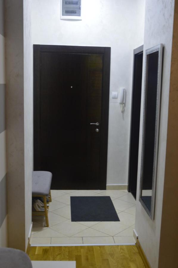 Teodora Lux Apartman Free Privat Parking Novi Sad Exterior foto
